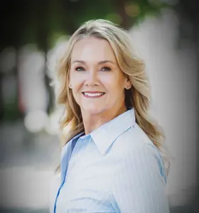 Ellinor Persson - Ellinor Persson är en erfaren moderator och konferencier som med trygghet, nyfikenhet och professionalism leder event, debatter och samtal